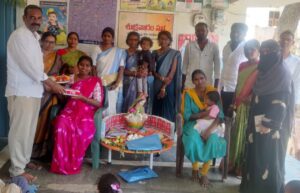 అంగన్వాడీ కేంద్రంలో గర్భిణులకు సీమంతం