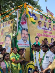 వరంగల్‌లో ఘనంగా టీఆరెస్ జెండా పండుగ : కల్వకుంట్ల కవిత