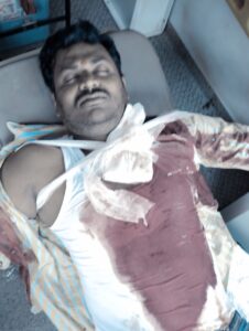 పట్టపగలే యువకుడిపై కత్తులతో దాడి..! రంగంలోకి దిగిన పోలీసులు
