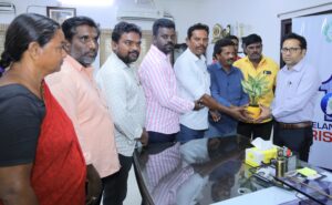 మున్సిపల్ కమిషనర్ ను కలిసిన సీఐటీయూ నాయకులు 