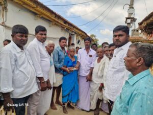 అబ్లాపూర్‌లో బాధిత కుటుంబానికి కంఠారెడ్డి తిరుపతిరెడ్డి రూ.5 వేల ఆర్థిక సాయం