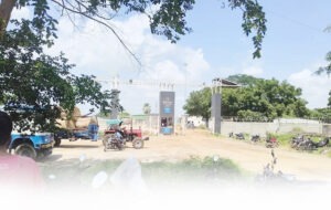 పీల్చే గాలి కలుషితం..! = పశువులు నీళ్లు తాగట్లేదు